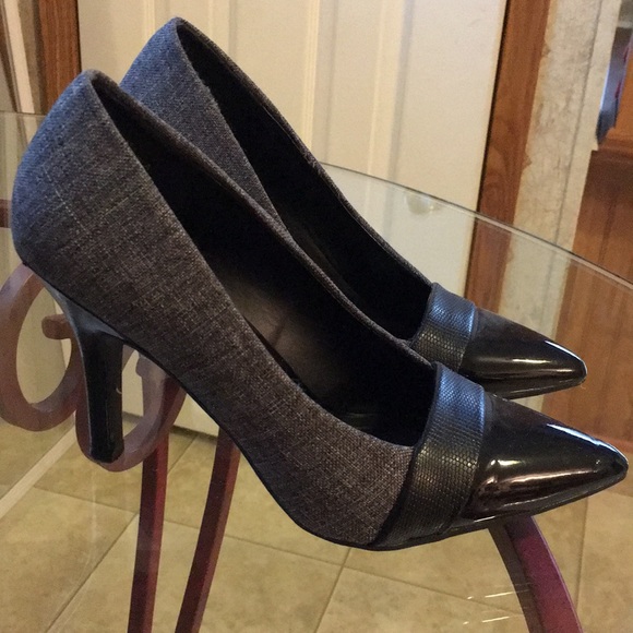 Heels - Picture 2 of 2